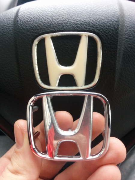 Шильдик Honda