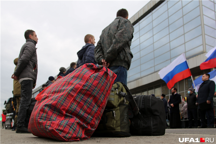 По словам Альберта, мобилизованных тоже удается оставить на гражданке