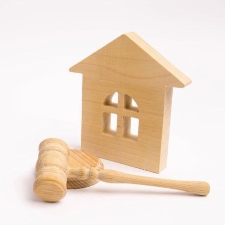 Принудительное взыскание задолженности за коммунальные услуги: что нужно знать