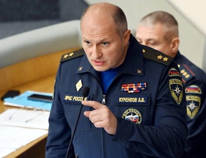 Пенсионеры Министерства по чрезвычайным ситуациям (МЧС) в России, прослужившие 20 и более лет, имеют право на ряд социальных и юридических преимуществ. В их числе - доступ к санаторно-курортному лечению, медицинскому обслуживанию и различным видам правовой защиты, направленным на поддержание жизни после службы. Пенсионерам крайне важно знать, на какие именно льготы они могут претендовать после увольнения с военной службы, особенно если они были уволены или переходят в статус пенсионера после февраля установленного года.