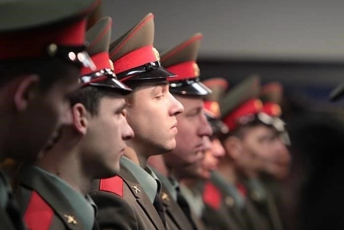 Помимо службы в армии, ветеранам может потребоваться подтверждение того, что их увольнение не является позорным. Если военнослужащий получил ранение во время боевых действий, он может иметь право на повышенные выплаты, включая единовременную компенсацию медицинских расходов, связанных с травмой.