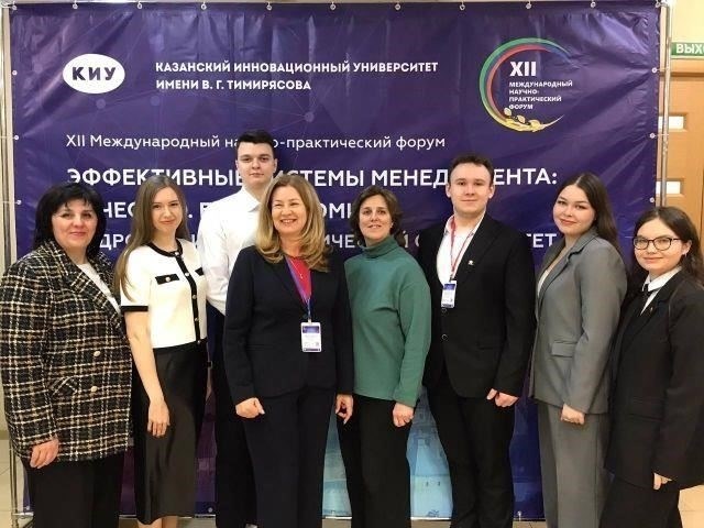 Присутствие женщин в боевых группах дает стратегическое преимущество. Их участие в оперативном планировании и принятии решений неоценимо, оно улучшает динамику команды и сплоченность подразделения. Очень важно, чтобы женщинам предоставлялись такие же возможности для раскрытия своего потенциала, поскольку их вклад играет ключевую роль в удовлетворении меняющихся требований военных задач.