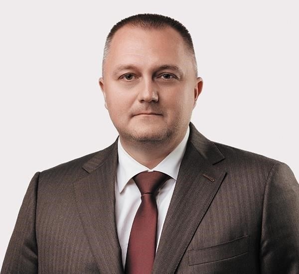 Рекомендуется проконсультироваться с военным юристом или экспертом по правовым вопросам, особенно если дело связано с уникальными обстоятельствами. Если решение, принятое военным, неясно или спорно, профессиональная юридическая консультация может прояснить право на получение пособия или помочь подать апелляцию. Для определения правильного права будут использованы ссылки как на 76-ФЗ, так и на военные нормативные акты, что позволит избежать небрежности или неправильного применения правил.